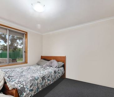 Neat and Comfortable Two Bedroom Home - Photo 5