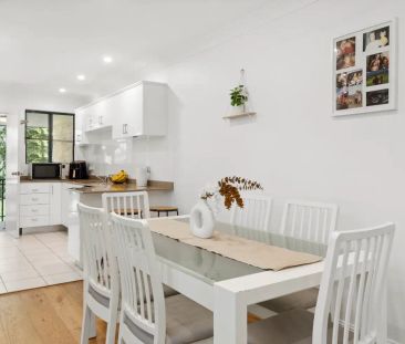 “Spacious, Top-Floor Appeal” - Photo 4