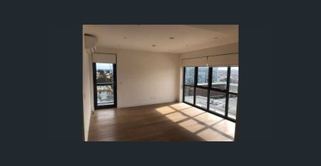 Modern 2-Bedroom Apartment with Stunning Views in Moonee Ponds - Photo 4