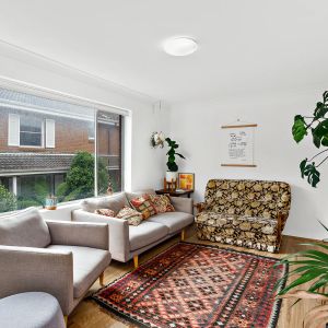 Minutes to Wollongong Harbour, beach and cafes - Photo 2