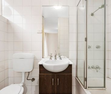 2/116-120 Albert Street, East Melbourne VIC 3002 - Photo 3