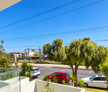 Contemporary Bayside Living in Prime Location - Photo 2