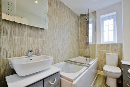 2 bedroom end of terrace house to rent - Photo 4