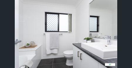 Luxury 3 bed townhouse, convenient to everything! - Photo 5