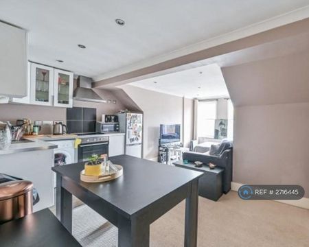 2 bedroom flat to rent - Photo 4