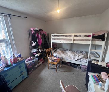 3 Bed Terraced House, Middle St, SO14 - Photo 1
