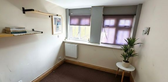 Room in a Shared House, Uphall Road, IG1 - Photo 2