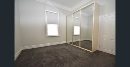 Great Location - Four Bedroom House - Photo 4