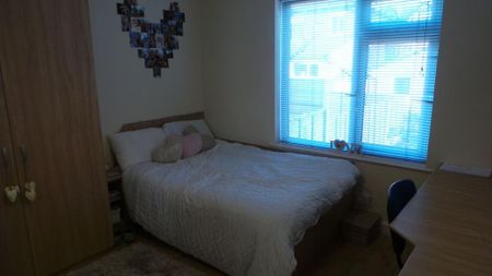 5 bedroom house to rent - Photo 2