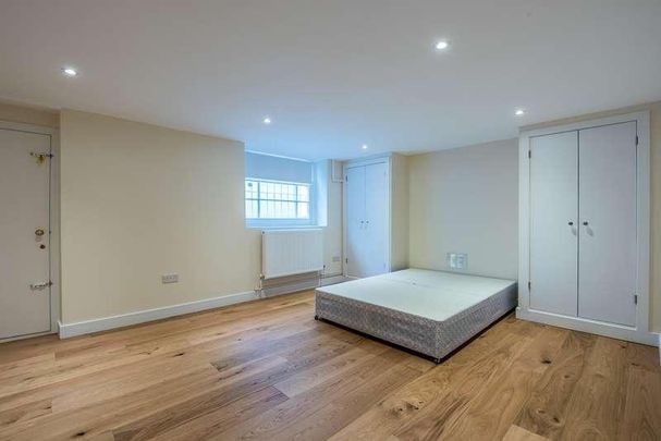 Hanover Gardens, London, Uk, SE11 - Photo 1