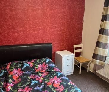 1 bedroom house of multiple occupation to rent - Photo 6
