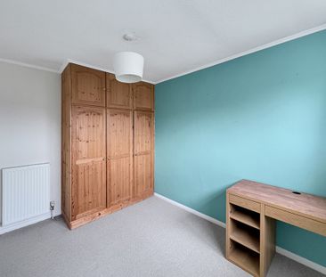 This property in Harston offers a spacious open-plan living and din... - Photo 3