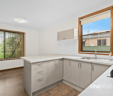 COMFORT AND PRIVACY COMBINED IN A QUIET CUL-DE-SAC - Photo 4