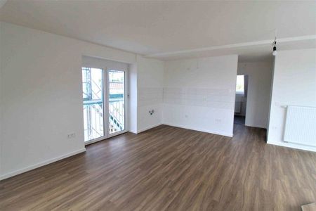 Helle Dachgeschosswohnung mit Galerie - Foto 2