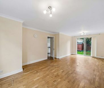 Three bedroom home located on desirable Richmond Hill - Photo 3