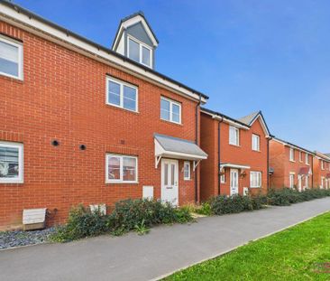 4 bedroom semi-detached house to rent - Photo 5