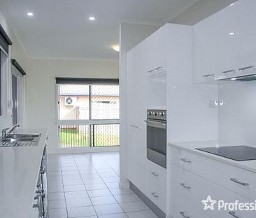 20 Makoo Close, White Rock QLD 4868 - Photo 2