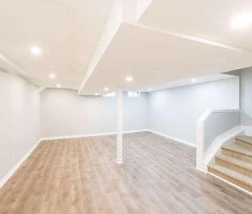 For Lease - 26 Thornbush Court, Richmond Hill, Ontario - Photo 2