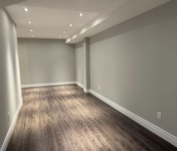 For Lease - 325 Bathurst Glen Drive Unit# Lower, Vaughan, Ontario - Photo 3