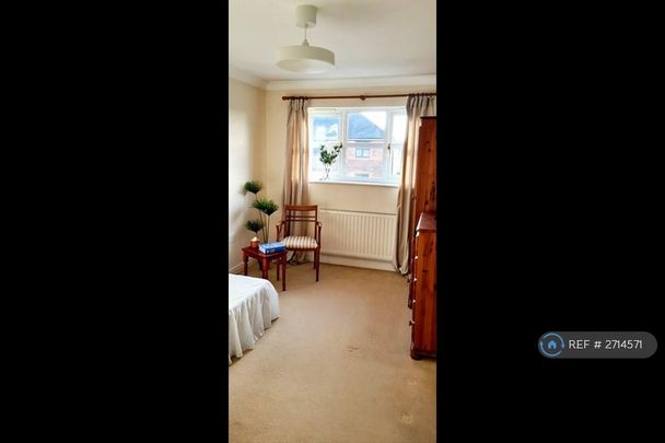 5 bedroom detached house to rent - Photo 1