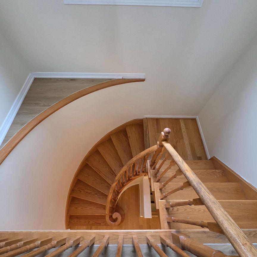 For Lease - 4859 Marble Arch Mews, Mississauga, Ontario - Photo 1