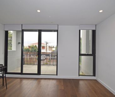 Modern Apartment in the Heart of Bentleigh - Photo 1