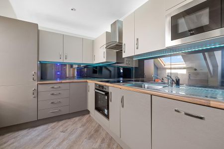 3 bedroom apartment to rent - Photo 5