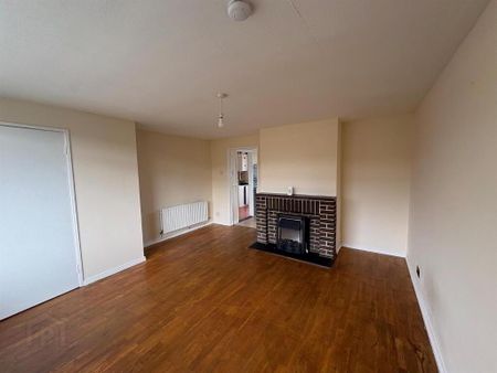 5 Canberra Gardens, Newtownards, BT23 4RN - Photo 2