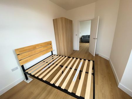 4 bedroom apartment to rent - Photo 2