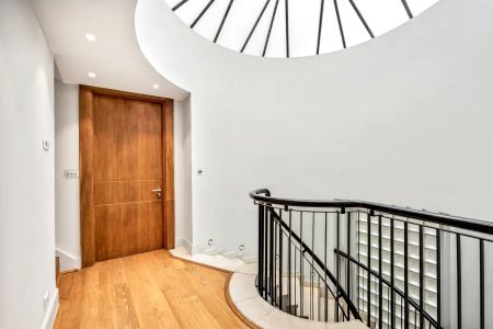 7 bedroom house in Chelsea - Photo 4