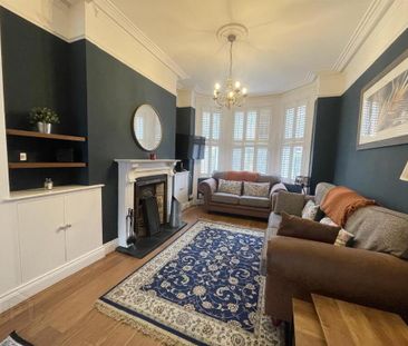 12 Adelaide Avenue, Lisburn Road, Belfast, BT9 7FY - Photo 1