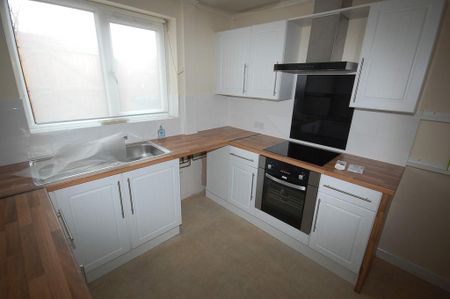 2 bedroom terraced house to rent - Photo 5