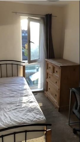 5 Bed Semi-Detached House, Elgar Path, LU2 - Photo 3