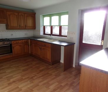 2 bedroom detached bungalow to rent - Photo 3