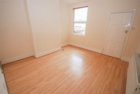 Worcester Street, Rugby, CV21 - Photo 4