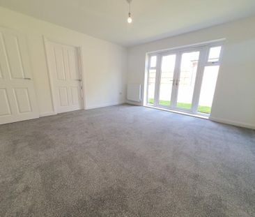 3 bedroom detached bungalow to rent - Photo 2