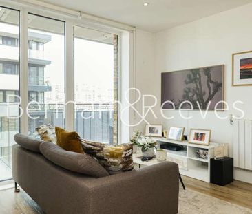 Victory Parade, Royal Arsenal Riverside, SE18 - Photo 5