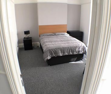 4 bedroom terraced house to rent - Photo 1