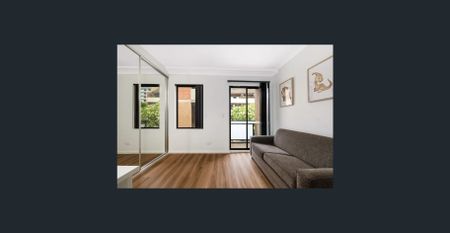 Modern Ground-Floor Townhouse-Style Living with a Huge Courtyard - Photo 5