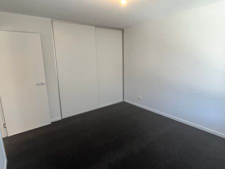 Modern Living - Photo 3