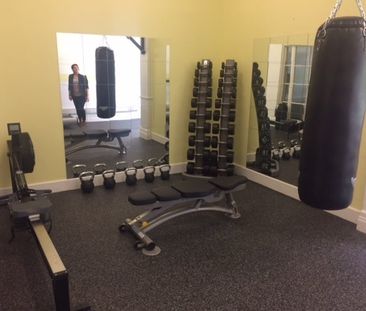 Room in a Shared House, Demesne Road, M16 - Photo 5