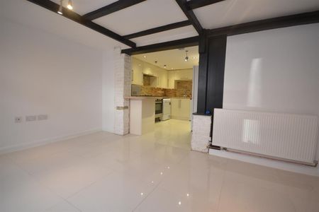 1 bedroom Flat To Let - Photo 5