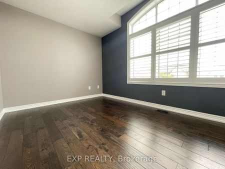 For Lease - 740 Clifford Perry Place, Newmarket, Ontario - Photo 4