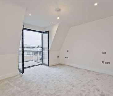 A two bedroom apartment located in the centre of Guildford finished... - Photo 1