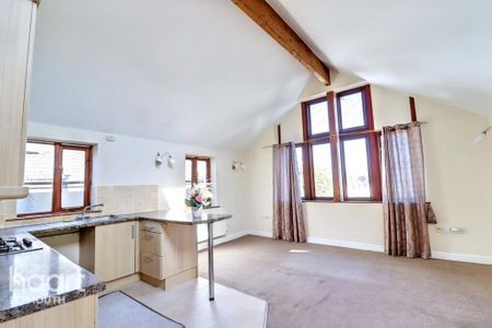 2 bedroom coach house to rent - Photo 5