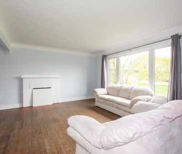 **ALL INCLUSIVE** STUDENTS ROOM FOR RENT ON GLENDALE!! - Photo 3