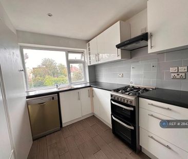 2 bedroom maisonette to rent - Photo 2