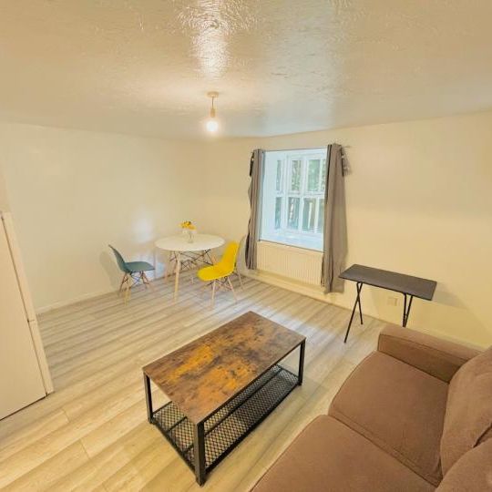 1beds Apartment - Photo 1