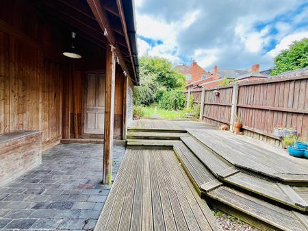 4 bedroom terraced house to rent - Photo 2