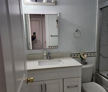 For Lease - 18 Valley Stream Drive, Toronto, Ontario - Photo 2